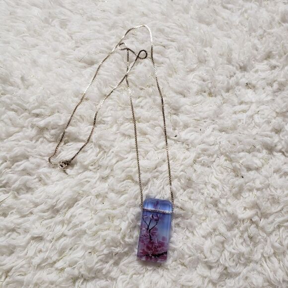 Sterling‎ Silver Necklace with Floral scene glass pendant - Picture 4 of 4